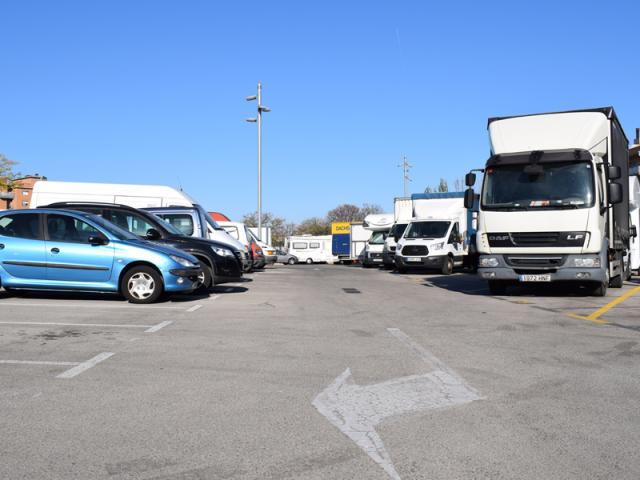 aparcament municipal ponent viladecans punt carrega electrica aire lliure aire libre recarga coches electricos
