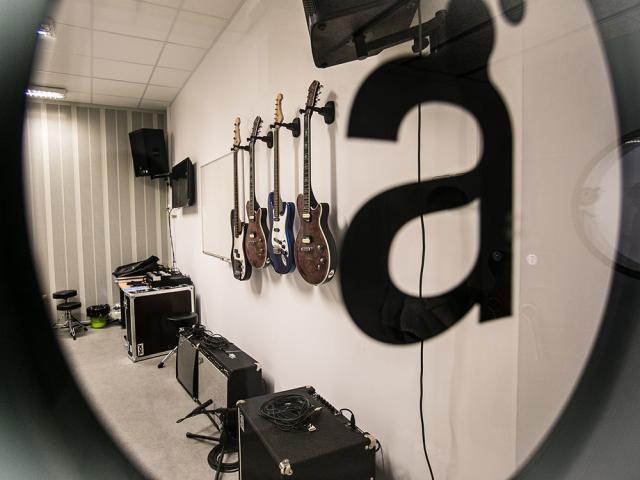 Ateneu de les Arts Viladecans cursos teatre dansa pintura musica cant coral instrument aprendre