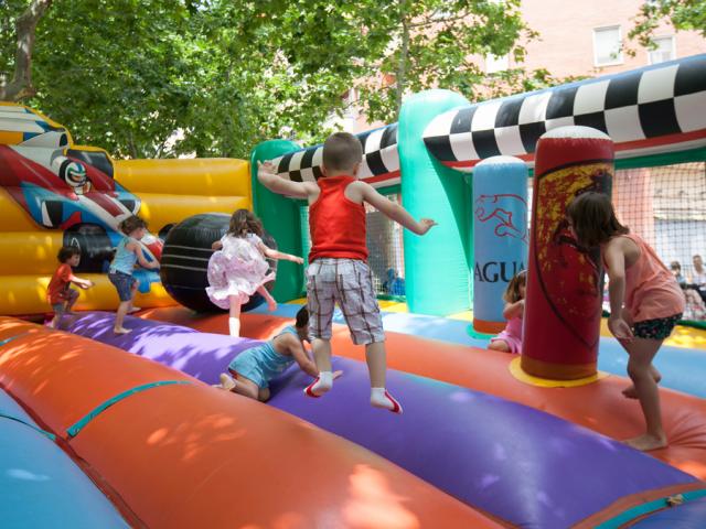 festes de barri viladecans nens activitats fiestas