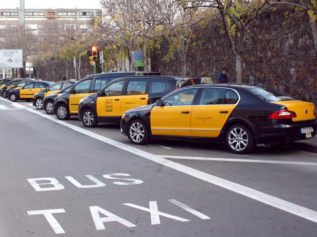 Parada de taxis de la plaça d'Europa Parada Taxi Viladecans
