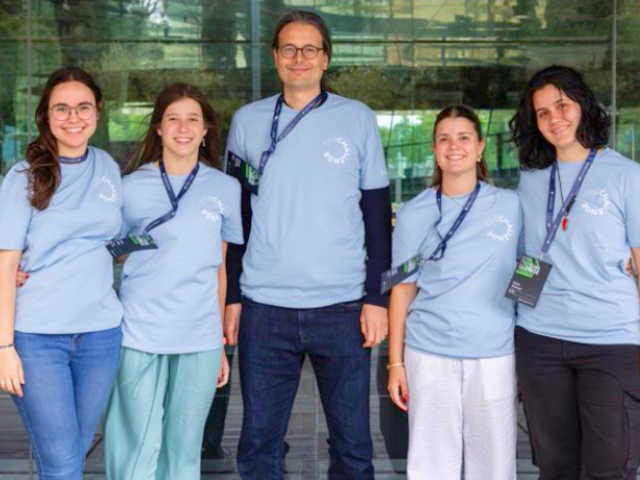 Membres del projecte 'TechAge', de l'INS Josefina Castellví Membres del projecte 'TechAge', de l'INS Josefina Castellví