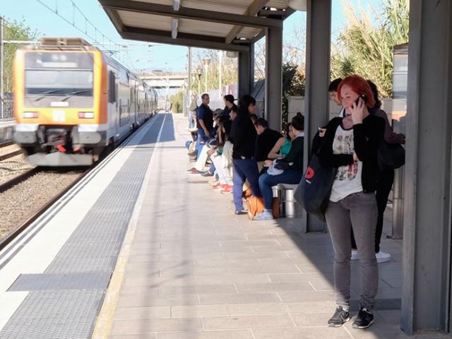 tren renfe horaris viladecans adif horarios paso parada