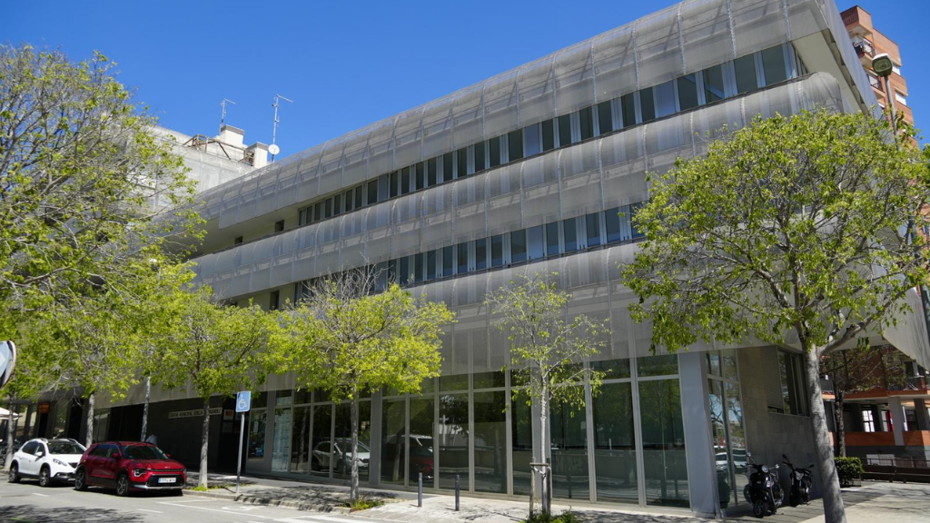 Imatge de l'exterior del Centre Municipal Edelia Hernández