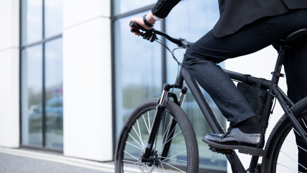 ejecutivo en bicicleta ejecutivo en bicicleta