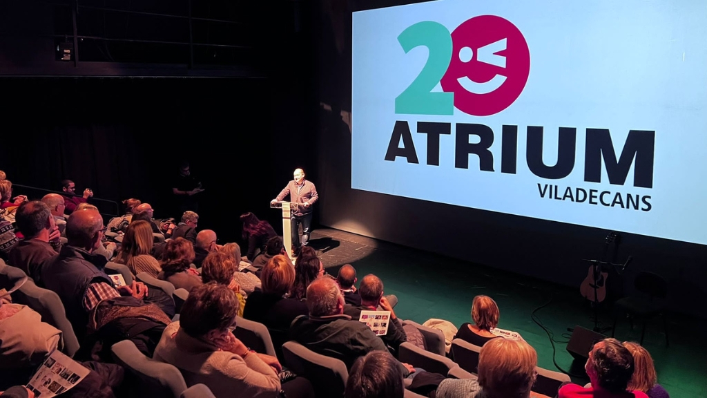 L'alcalde Carles Ruiz a la presentació del programa del 20 aniversari d'Atrium L'alcalde Carles Ruiz a la presentació del programa del 20 aniversari d'Atrium