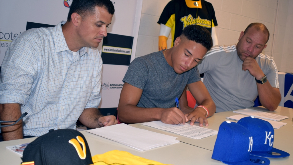omar hernandez kansas city viladecans beisbol omar hernandez kansas city viladecans beisbol