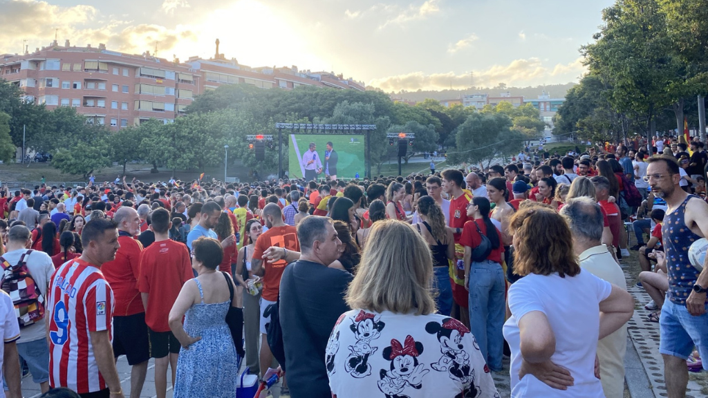 El parque del Torrent Ballester, minutos antes de la final de la Eurocopa de Naciones, el 2024 El parque del Torrent Ballester, minutos antes de la final de la Eurocopa de Naciones, el 2024