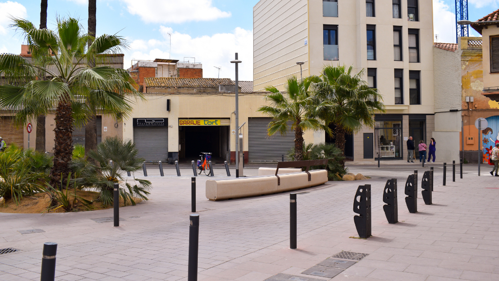 La plaça de les palmeres, punt de connexió wifi