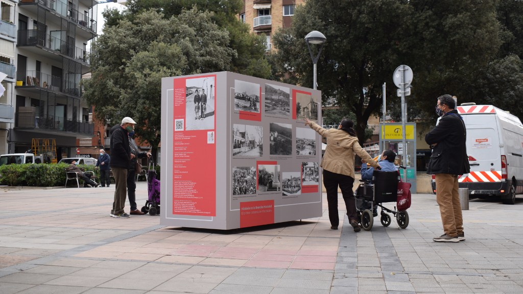 Exposició de la rambla amb fotos i textos Exposició de la rambla amb fotos i textos