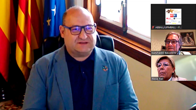 L'alcalde Carles Ruiz en una reunió on line