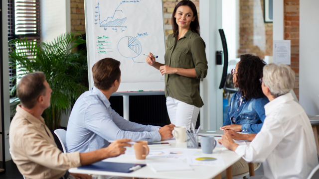 formació empresarial: alumnes i professora