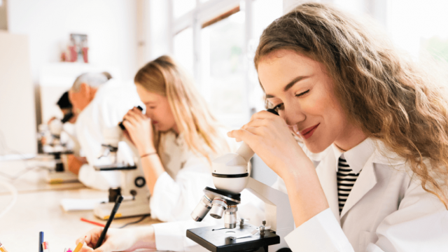 dones_i_ciencia