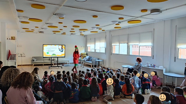 Imatge de contacontes a escola