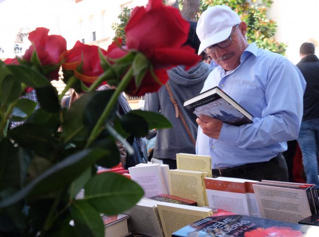 sant jordi viladecans llibres roses activitats signatures