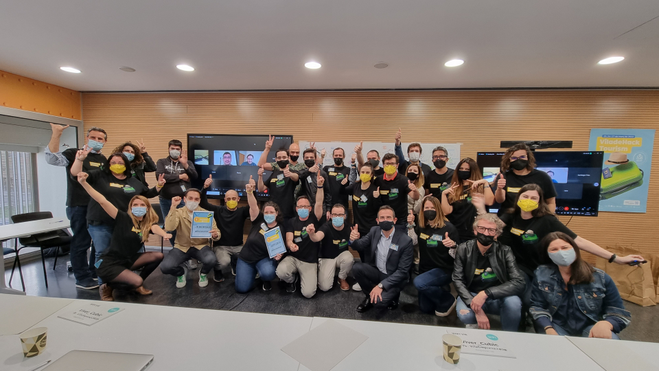 grup de participants en la hackathon
