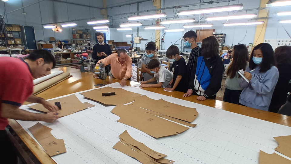 PECT InnoDelta: Visita alumnes institut a empresa Unique Shirt Design 5 PECT InnoDelta: Visita alumnes institut a empresa Unique Shirt Design 5